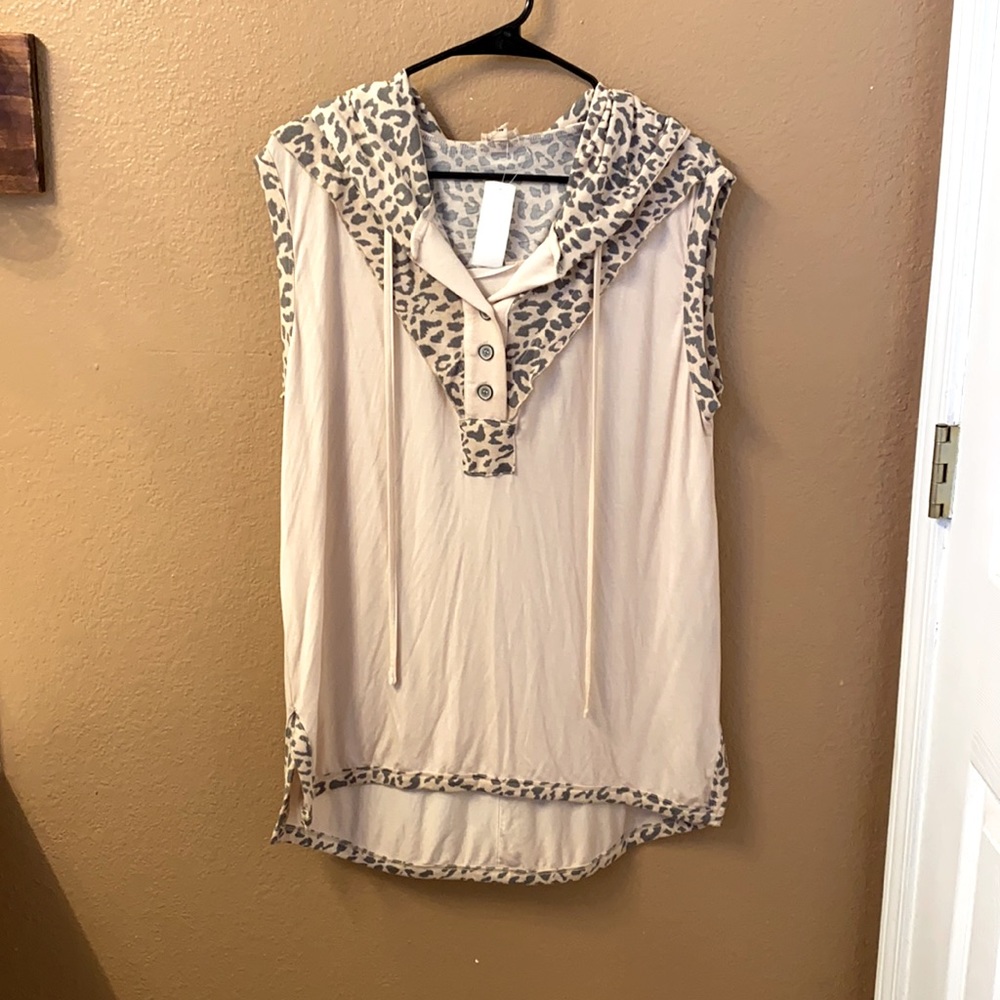 Soft pink leopard Sleeveless Hooded top